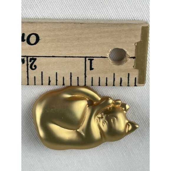 Vintage Gold Tone Sleeping Cat Brooch Pin 80’s 90's Estate - Picture 5 of 7
